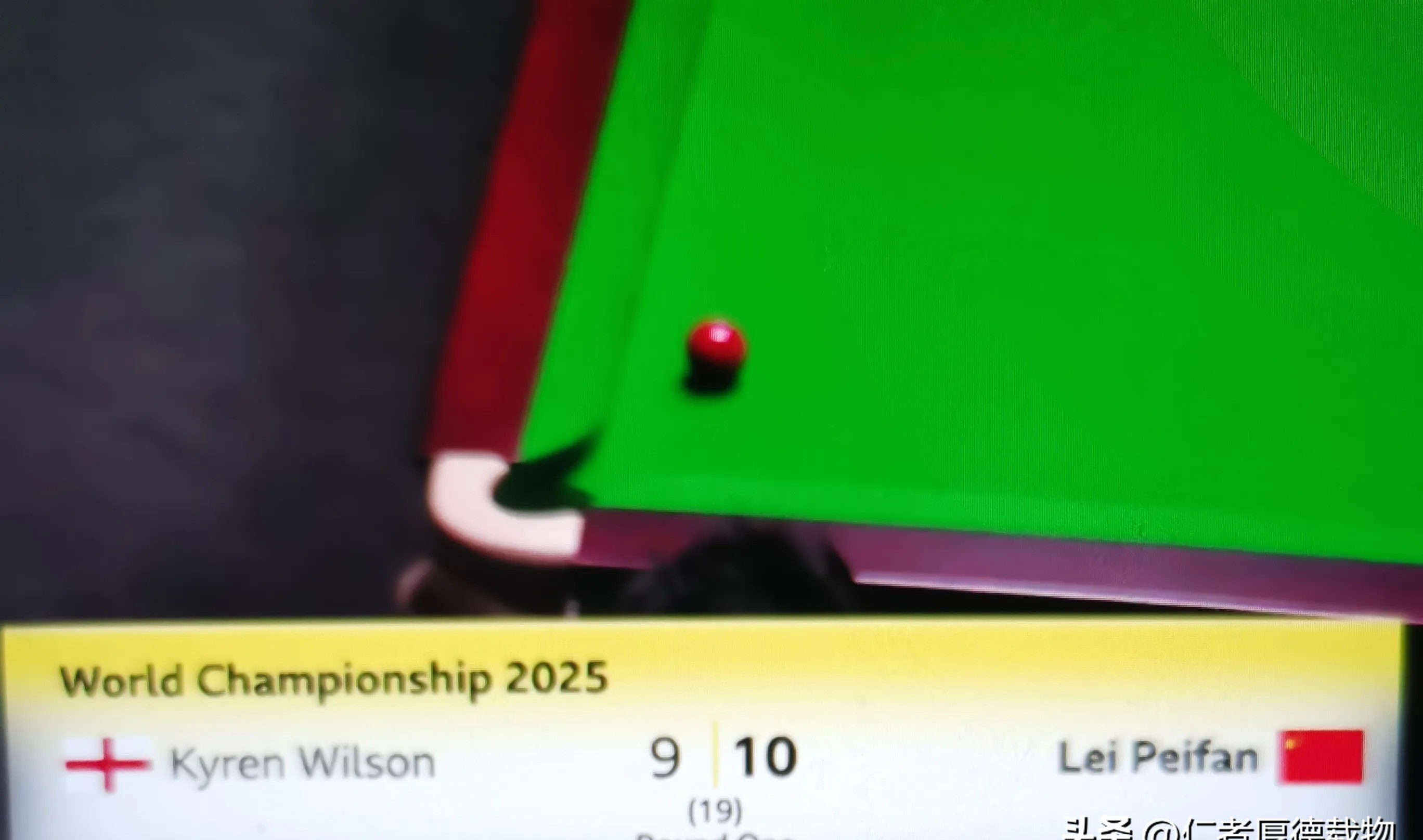 橄榄球选手爆冷获胜，专家预测失准