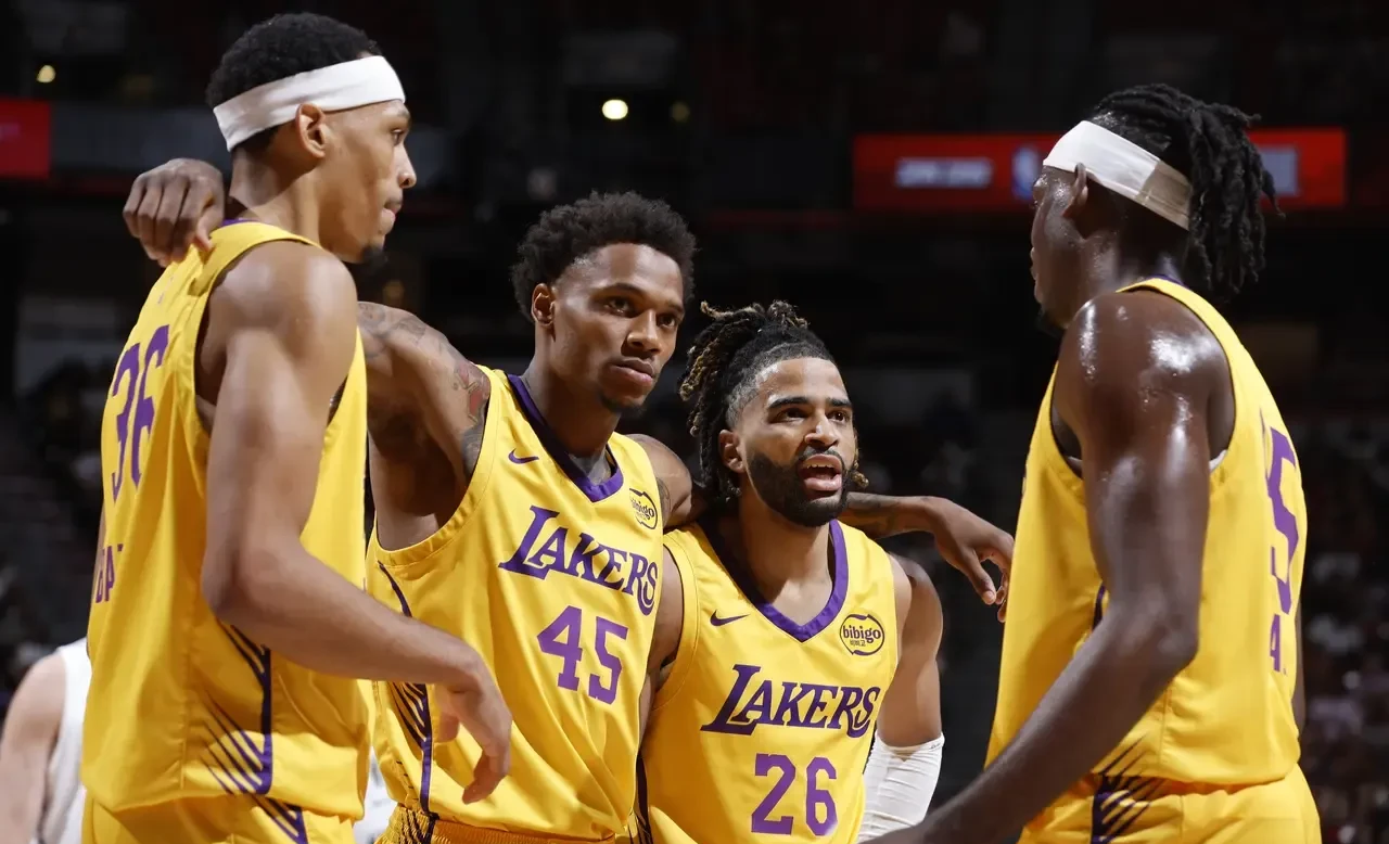 爱游戏官方-湖人碾压公牛，米切尔刷新纪录