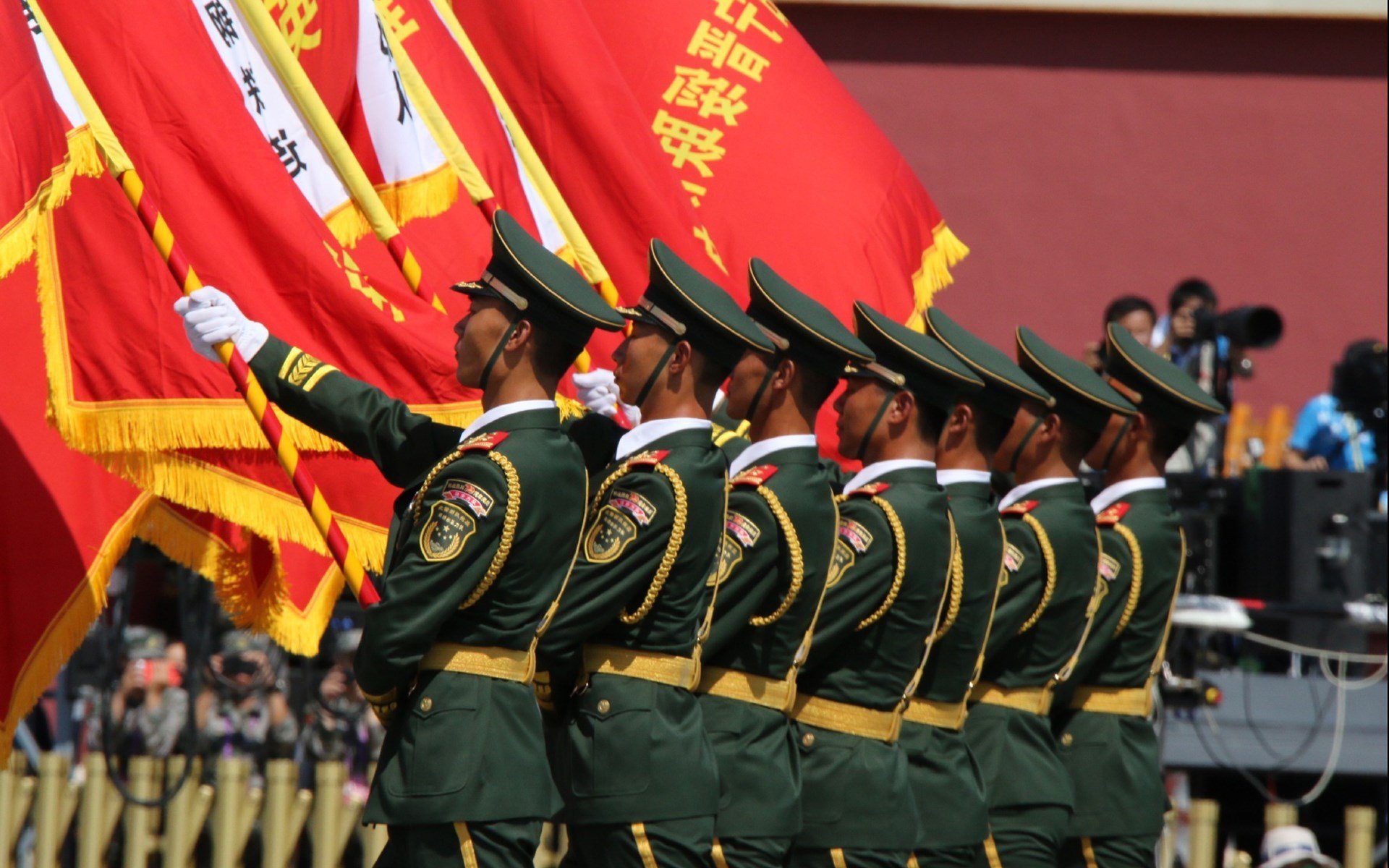 当绿茵场邂逅乒乓桌，张继科跨界扛旗，波兰混合队奇迹完胜德国战车