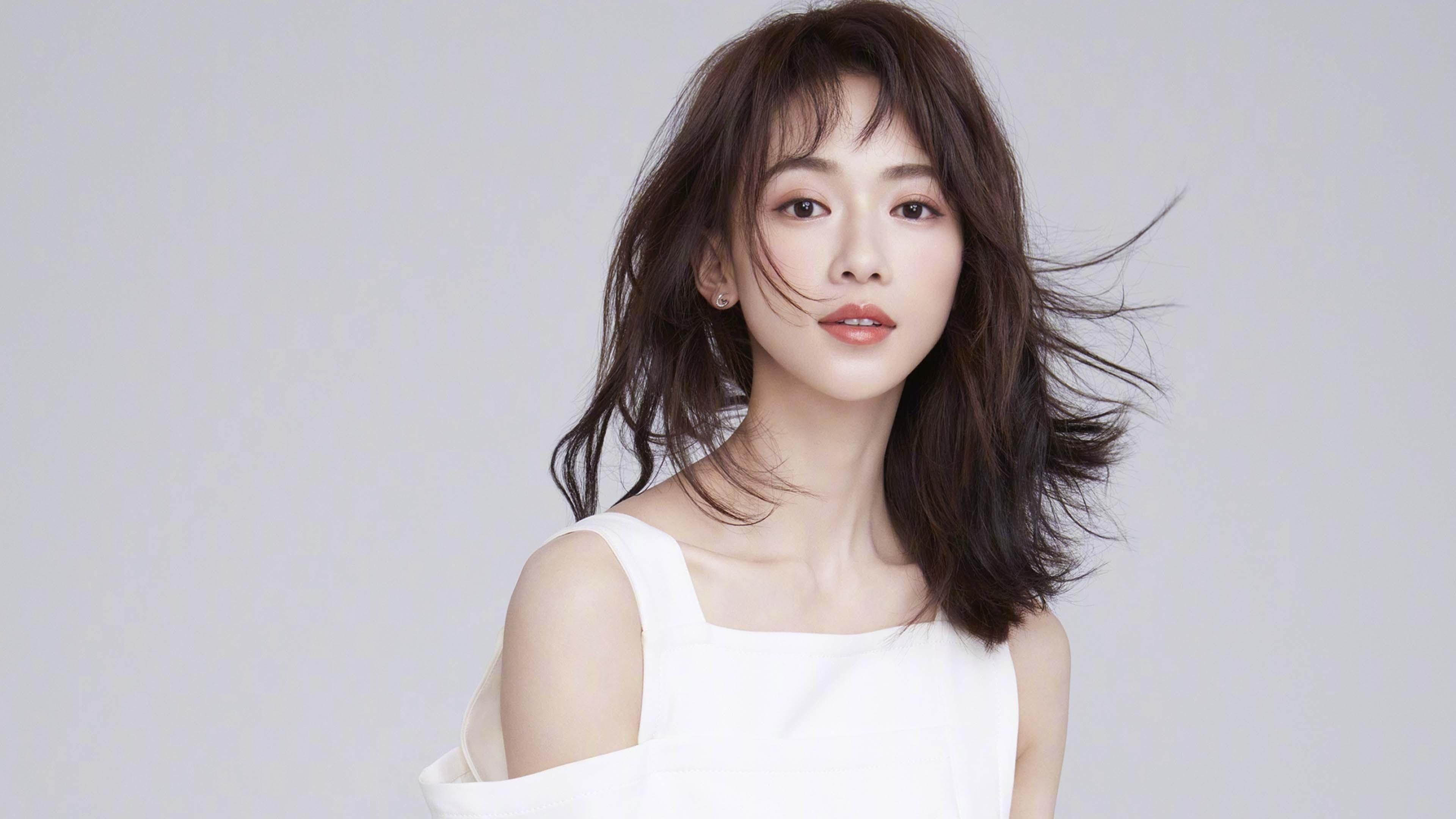 爱游戏官方-逆转红土，统治硬地，阿尔卡拉斯法网与年终总决赛的王者之路