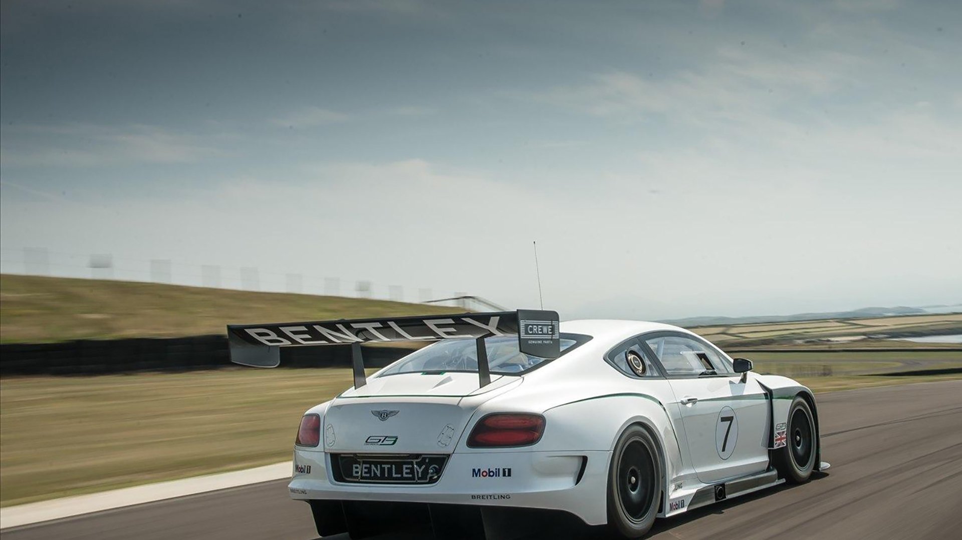 爱游戏在线-红黑军团智取桑巴风暴，基耶萨一锤定音定江山