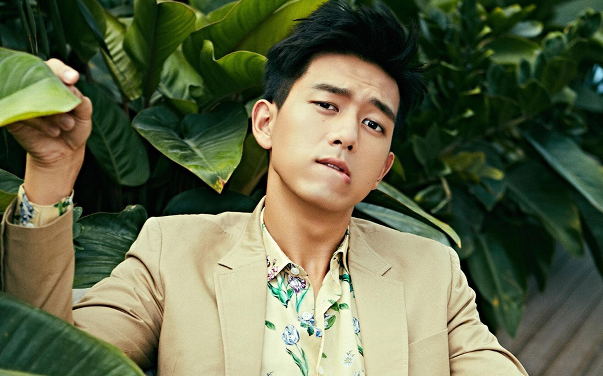 爱游戏官网-跨界风暴，利物浦足球浪潮席卷法兰西，福登化身F1新王揭幕战称雄