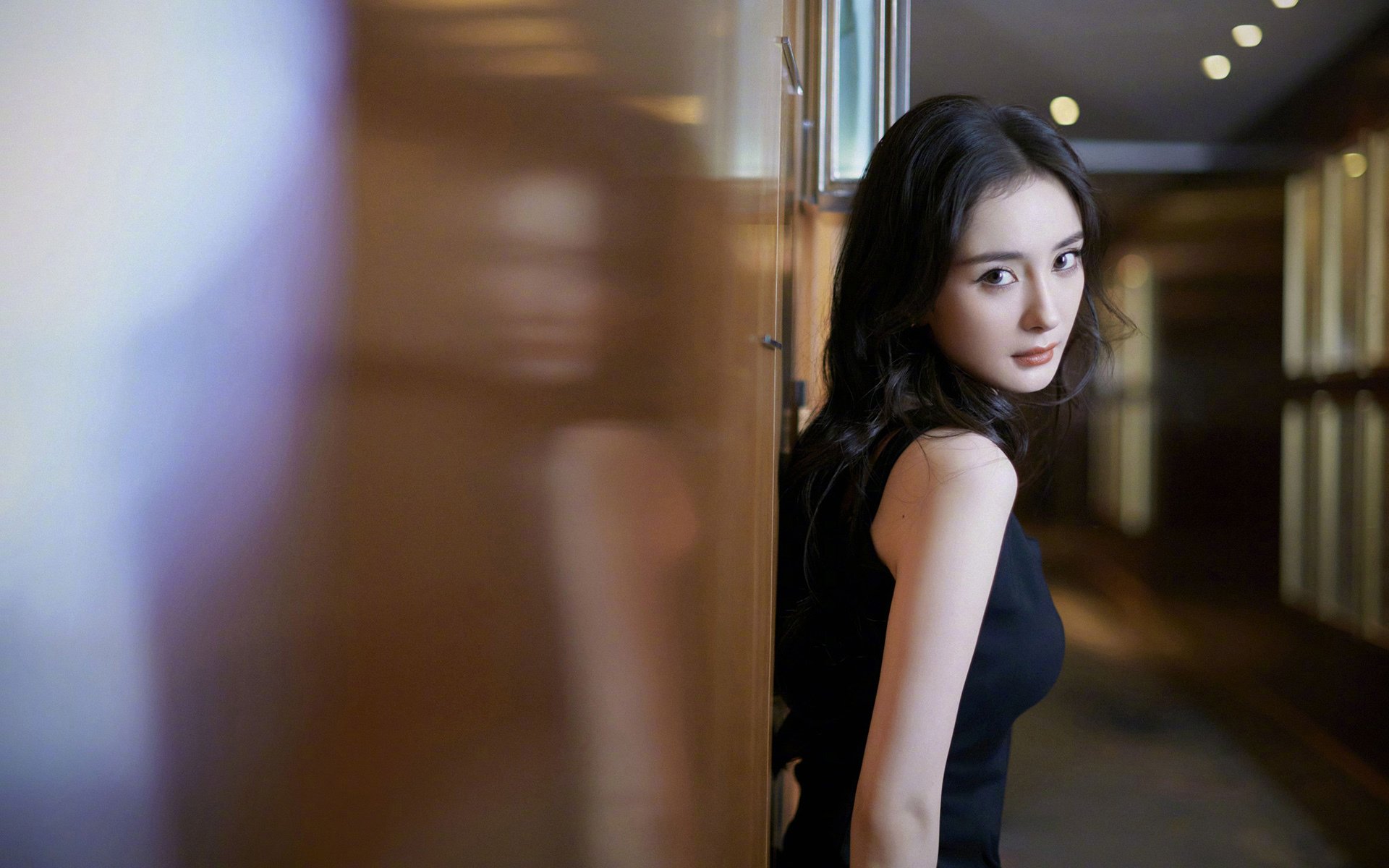 爱游戏大厅-波斯铁骑掀翻蓝黑军团，斯通斯孤岛上的高光与足球的灰色寓言